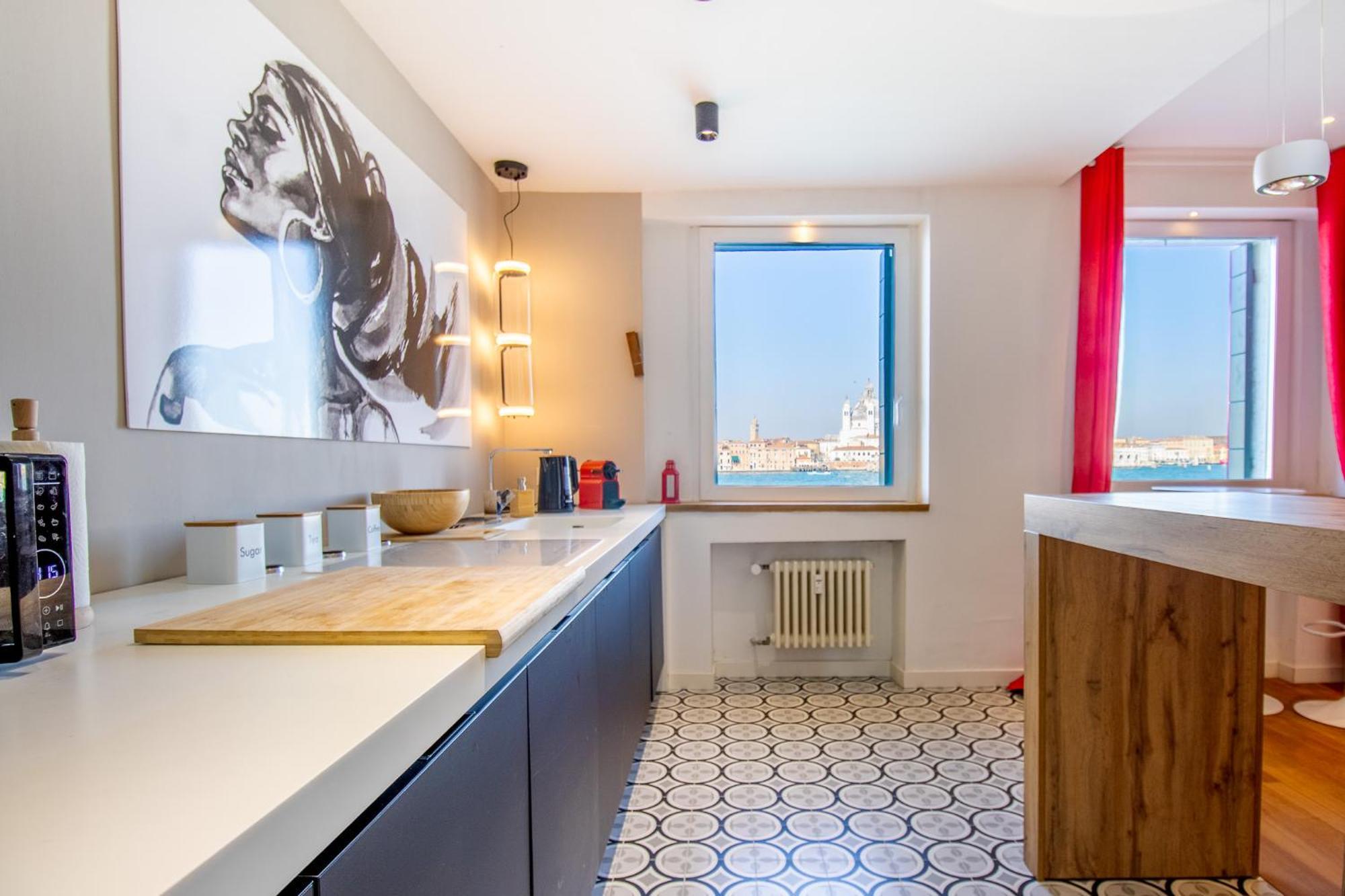 3 Windows On St - Waterfront Apartamento Venecia