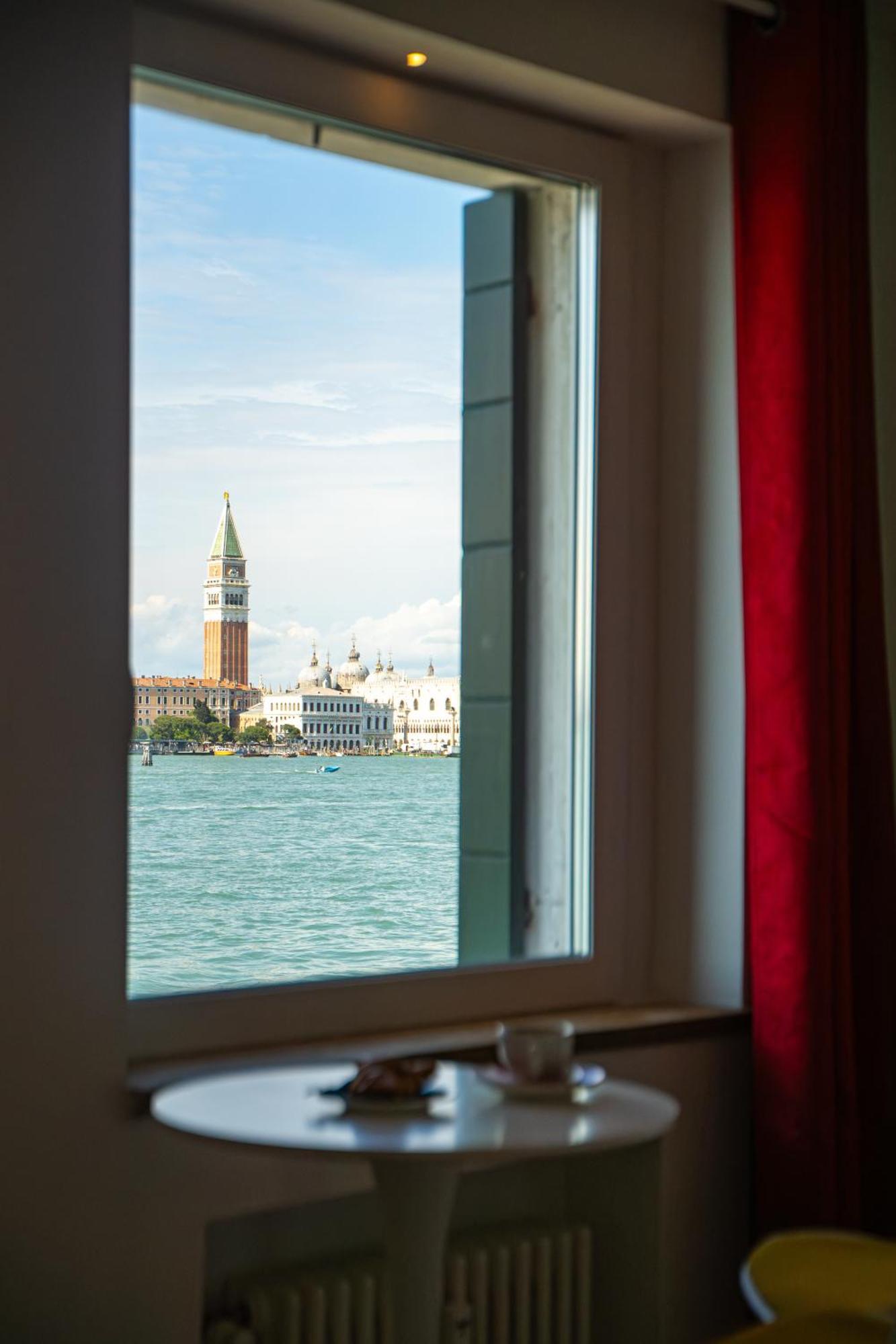 3 Windows On St - Waterfront Appartement Venise
